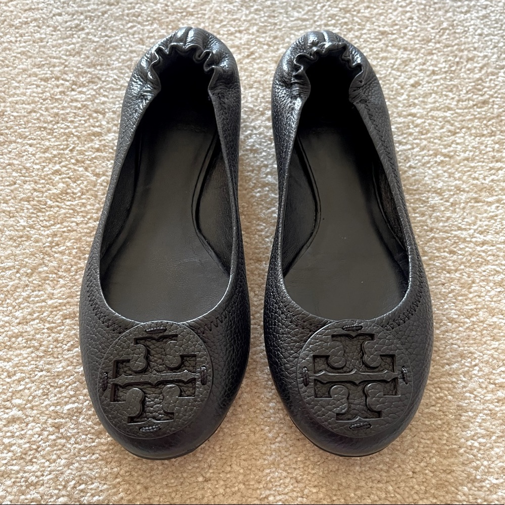 Like New Tumbled Leather Black Tory Burch Flats